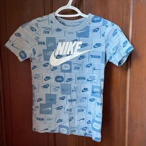 Nike boys extra small short sleeve blue shirt